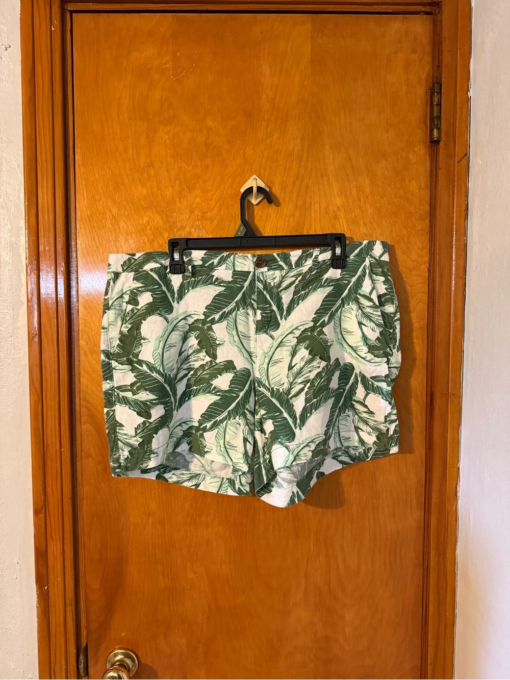 Old Navy Shorts with Green Palm Leaf Print Size 14